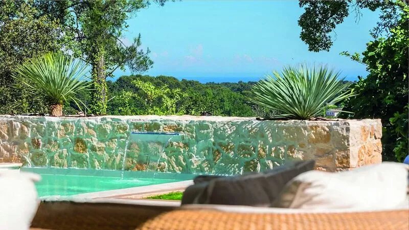 The honey villa near the village of Valbonne