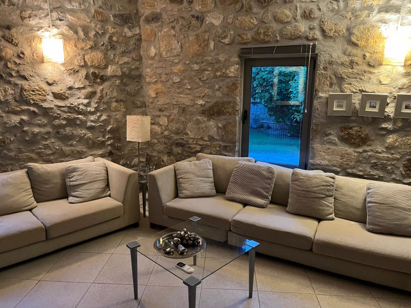Muazzo Creta Stone House, a fairytale cottage,Nature,privacy & Car free holidays