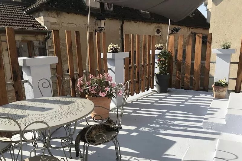 Guest rooms with private terrace