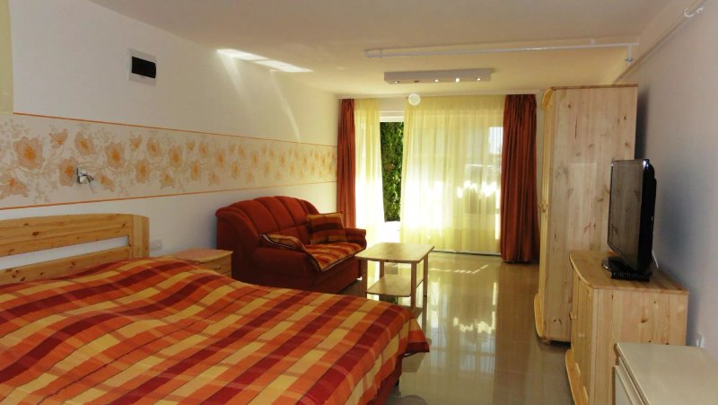 Magyar Apartmanhaz IV