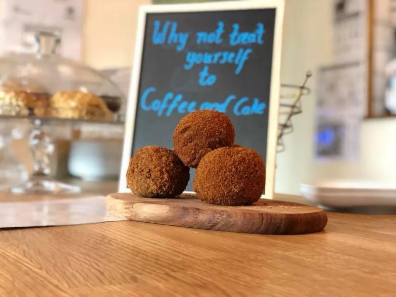 The Peloton Cafe, Hull.