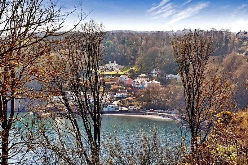 Stunning  Luxury Detached Coastal Home With Exclusive Sea Views.+Luxury Hot Tub
