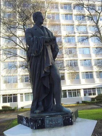 Statue of Robert Peel
