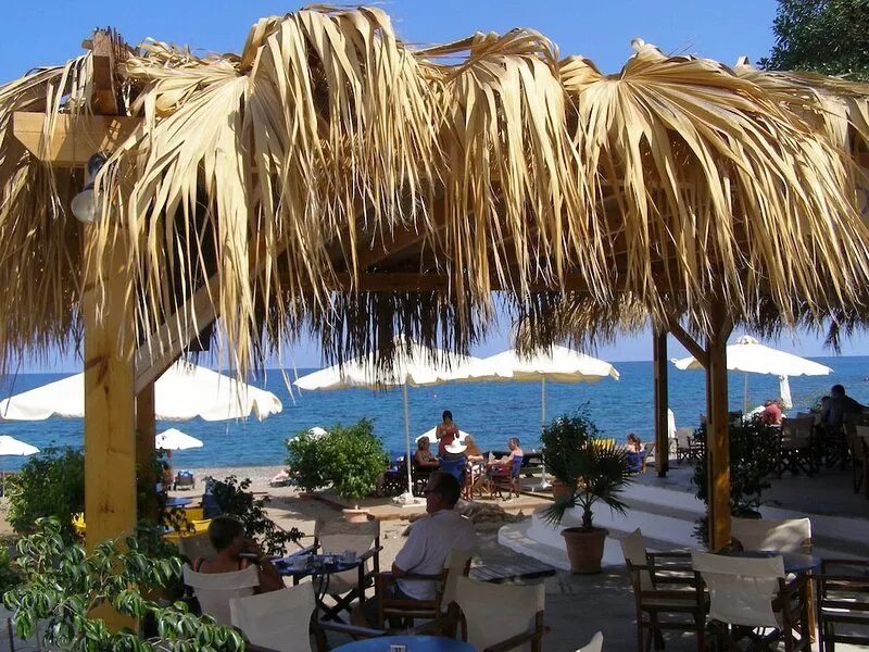 Luxury apartment (Floor 1), pool, excellent views, by the sea, central location