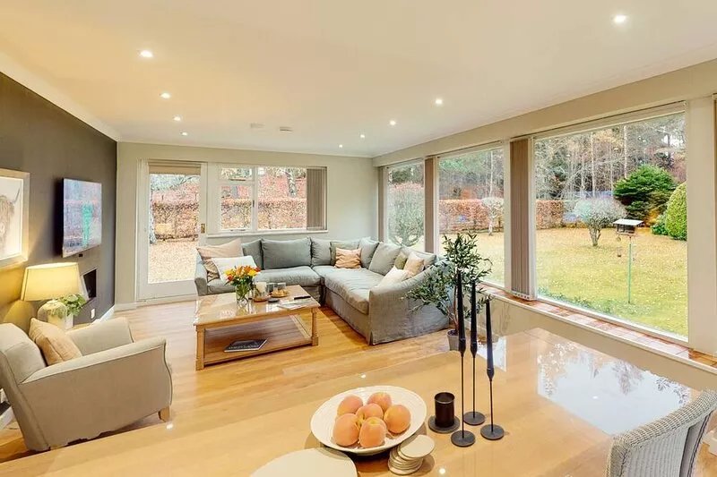 Dalnaglar - stylish holiday home on edge of woods