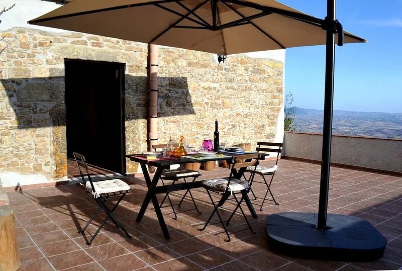 the house in the vineyard, a refined country house