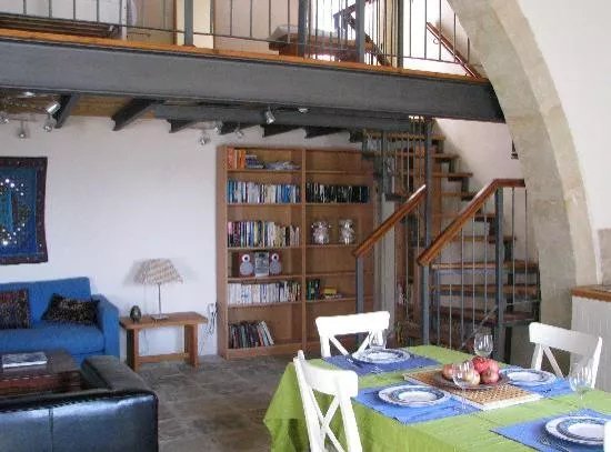 Dolphin Guest House and Studios