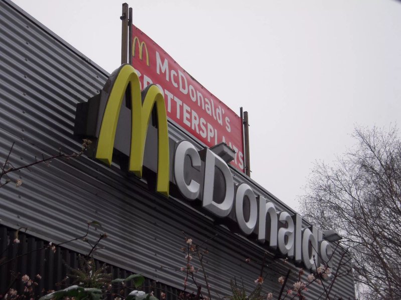 McDonald's Airport Schiphol McDrive Noord