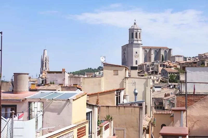 Mercaders 6 - Holiday Apartment Rental in Girona | Bravissimo