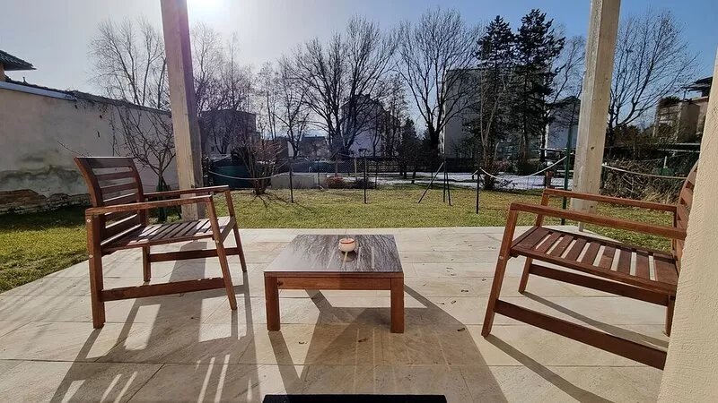 Well-maintained design apartment in a villa location
