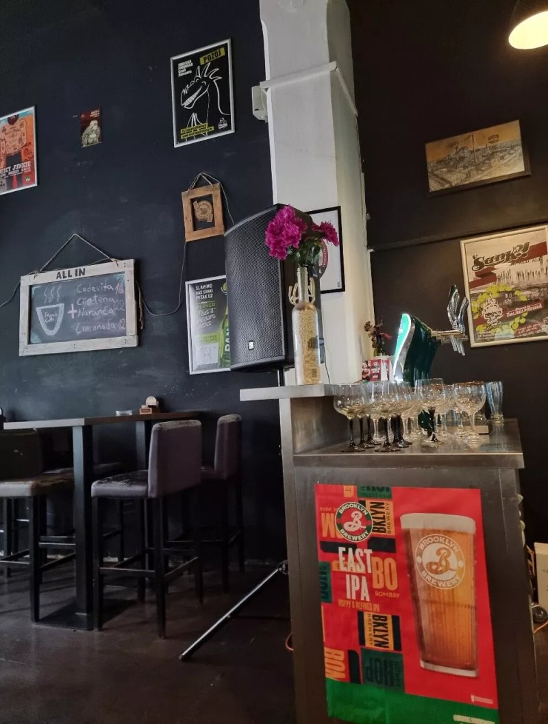 Caffe Bar All In.