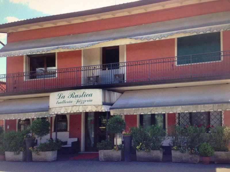 Trattoria Pizzeria La Rustica
