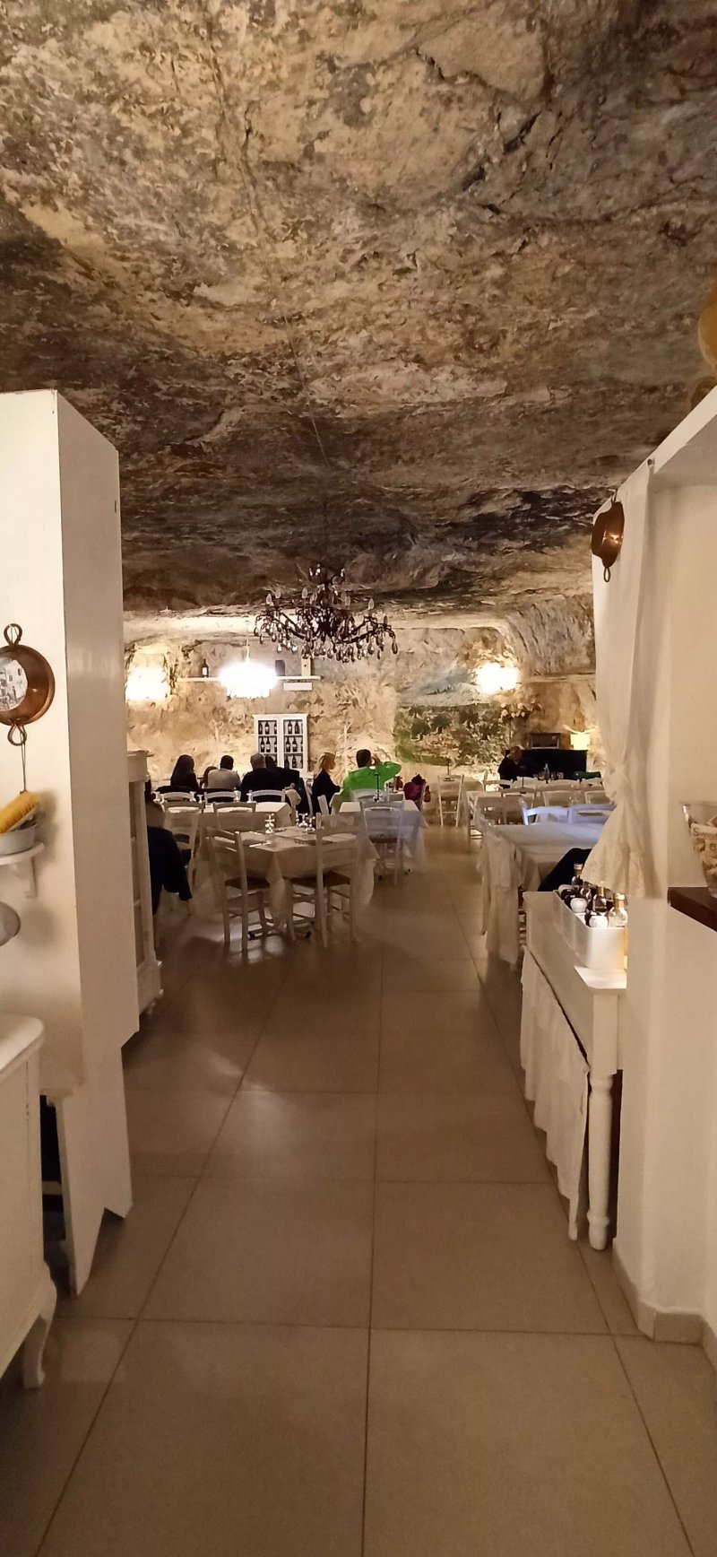 La grotta degli avi