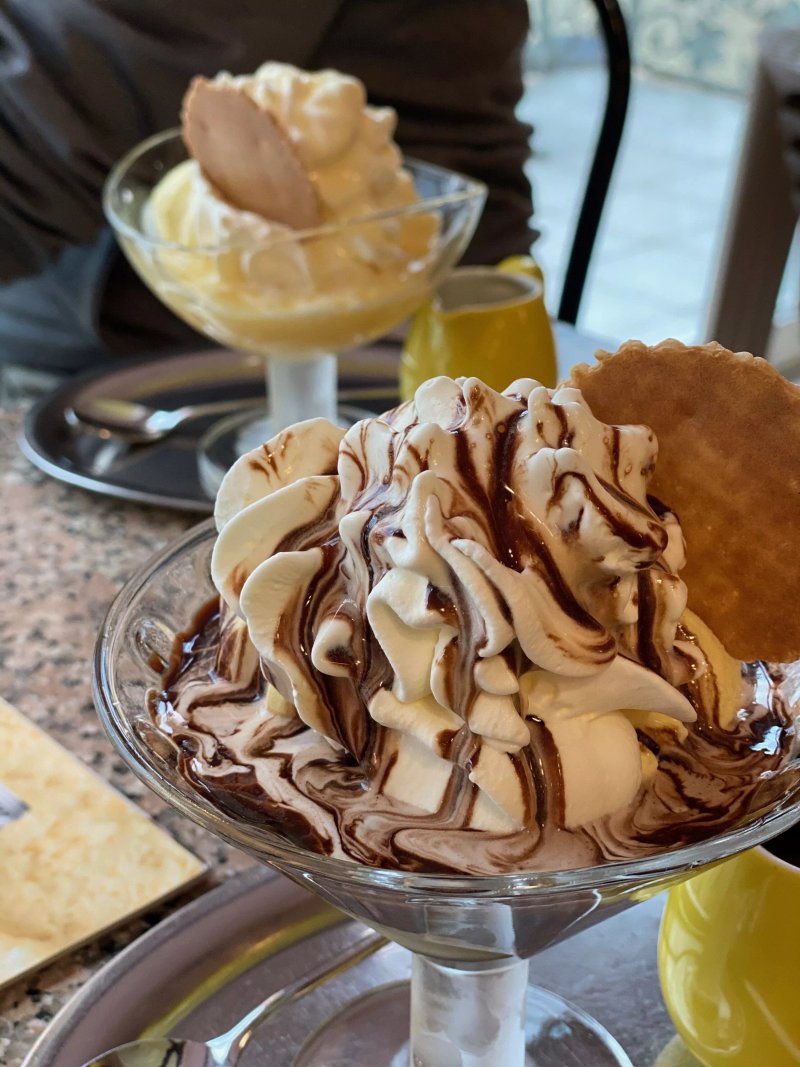 Eiscafe Lazzarin am Munsterplatz