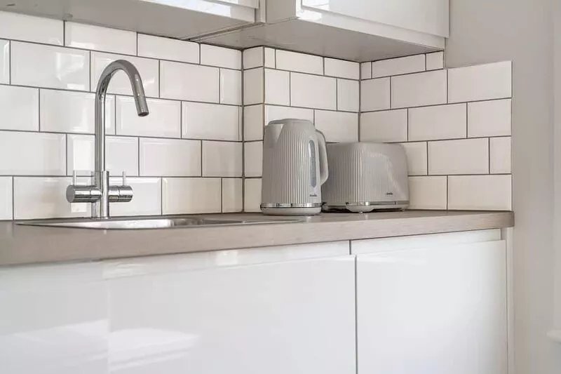 Spacious and Modern 2 Double Bedroom Private Apartment