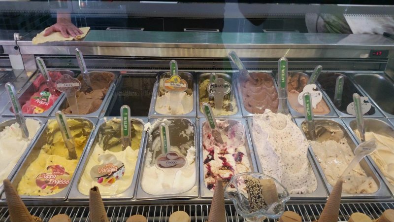 Latte Pa Bar Gelateria