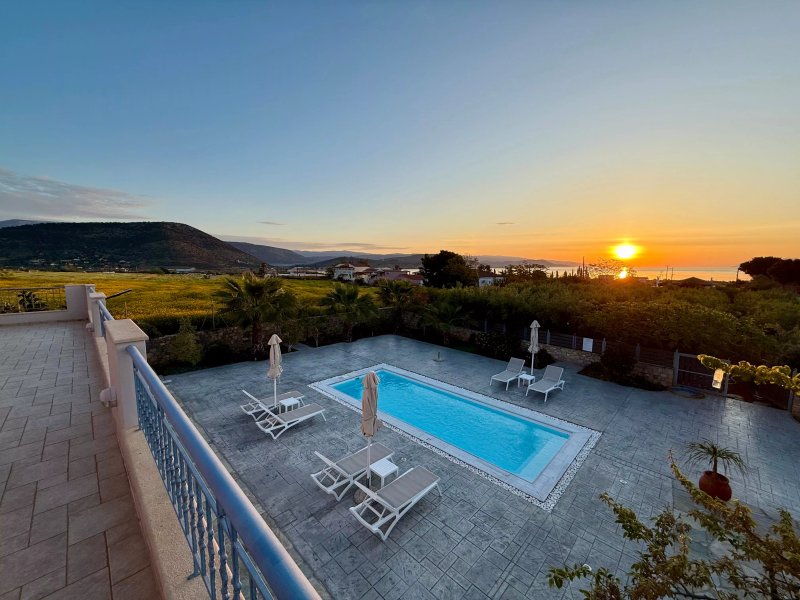 Gaia Luxury Villa & Ouranos Cosy Home