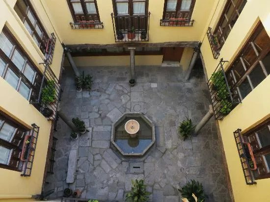 Alh'Patio Coworking & Apartments