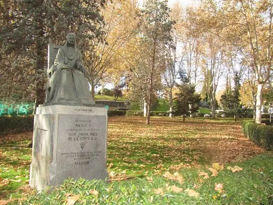 Estatua de Sor Juana Ines de la Cruz