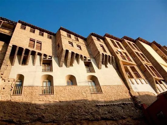 El Barrio de la Juderia - Juderia y Casas Colgadas