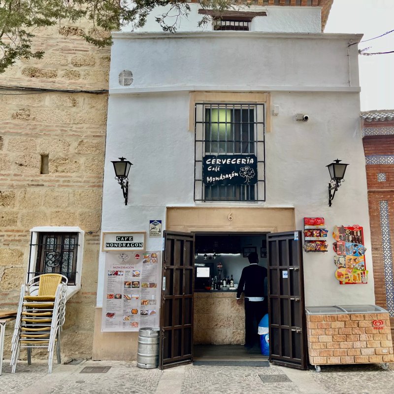 Cerveceria Cafe Mondragon