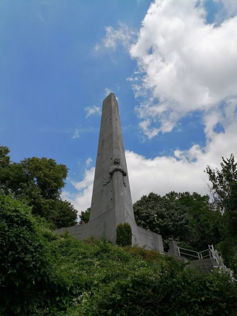 Monument au 14eme Regiment de Ligne