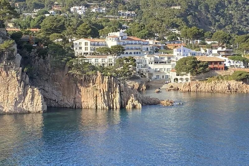 Peaceful family villa with private pool & magnificent views, nr. perfect beaches