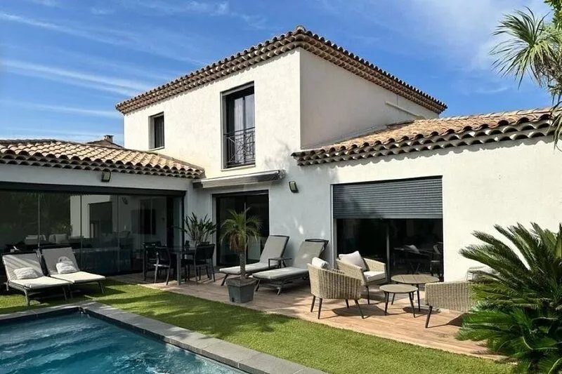 Villa Design Piscine All comforts 5 minutes walk from the beach.