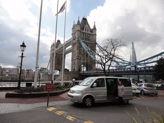 Tour London & Beyond