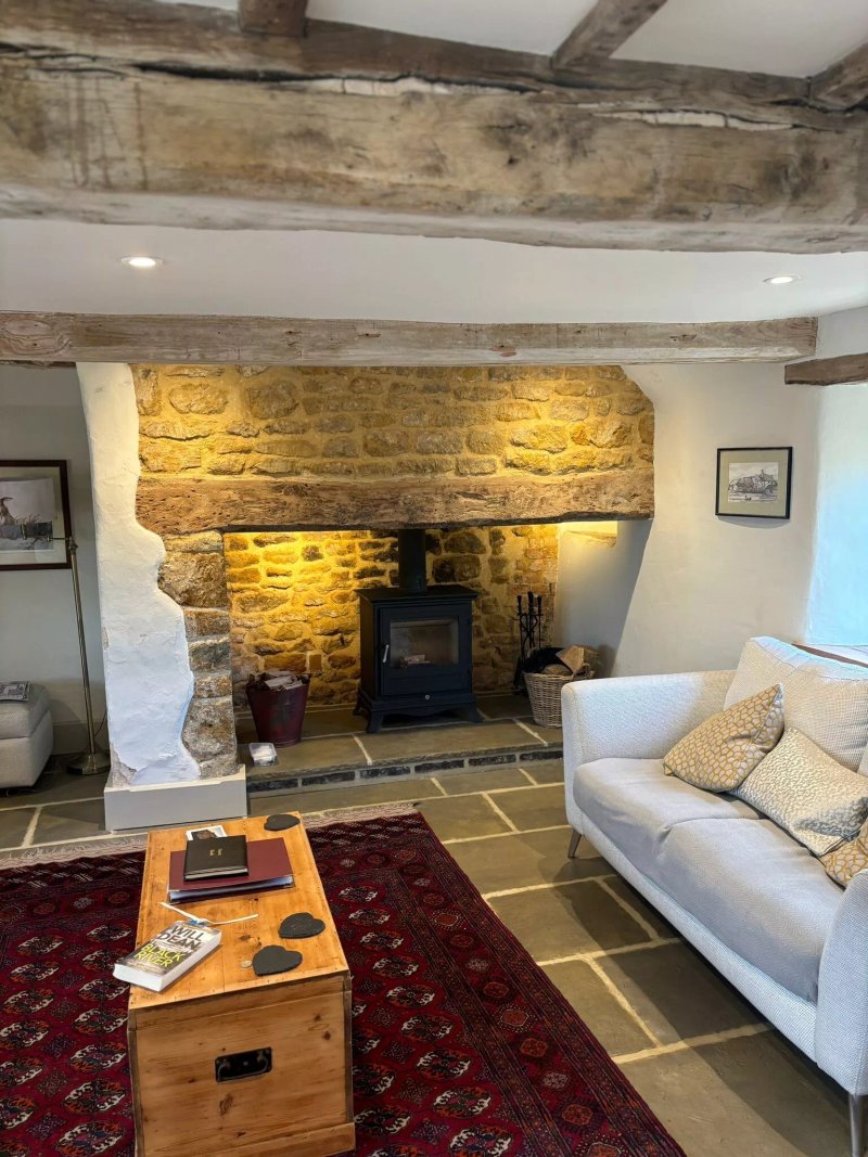 16th century converted mill in the Cotswolds with a hot tub -Little Barford Mill