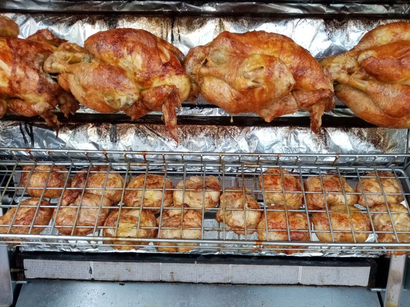 Poulets Chez Roger et Clement "Rotisserie"