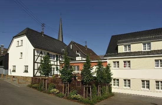 Lindenhof Much