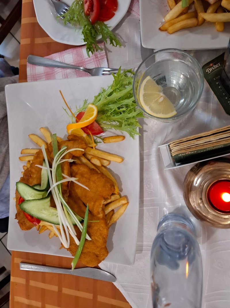 Tavirozsa Restaurant
