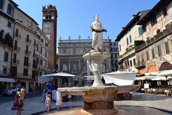 Madonna Verona Fountain