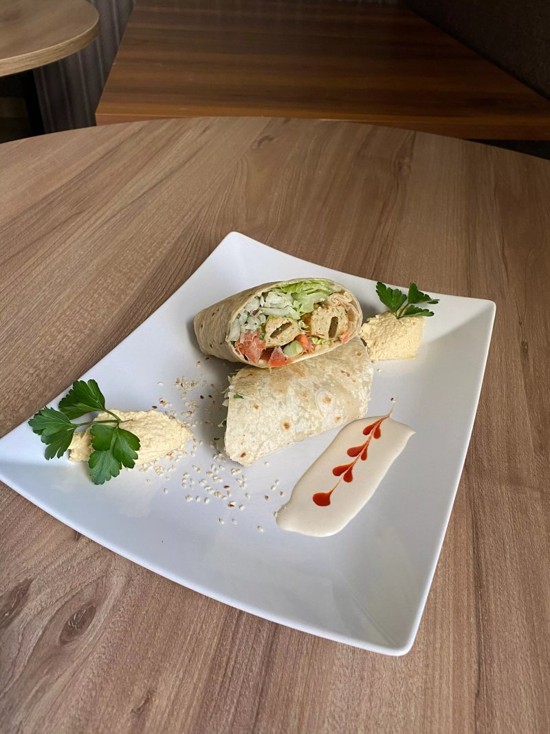Eli Restaurant And Lounge