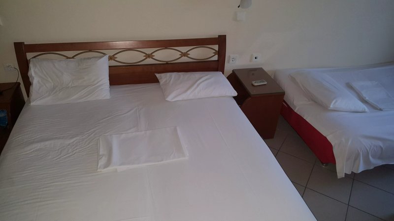 Kiwi Hotel