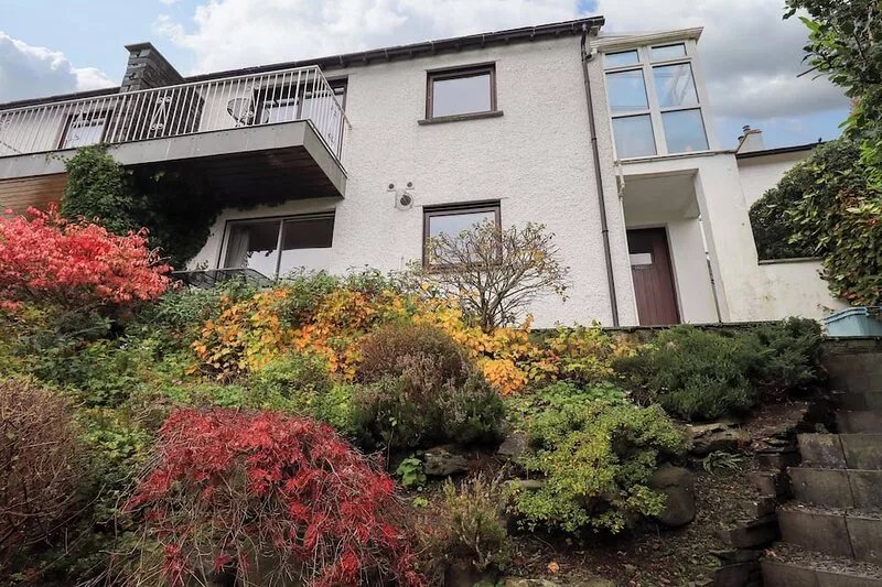 WALKER'S RETREAT, romantic, with a garden in Ambleside