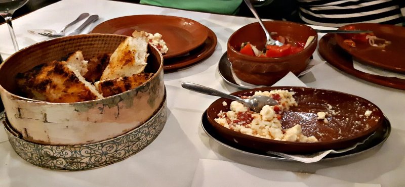 Kafana "Zlatni Gros 010"
