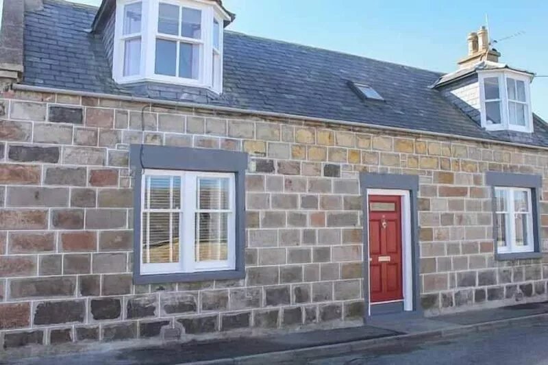 SLATER'S, pet friendly, country holiday cottage in Portknockie
