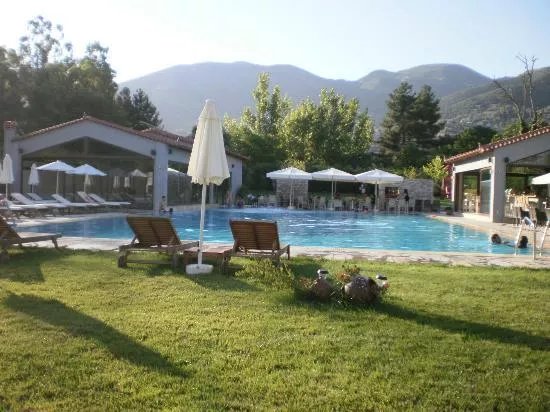Helmos Hotel