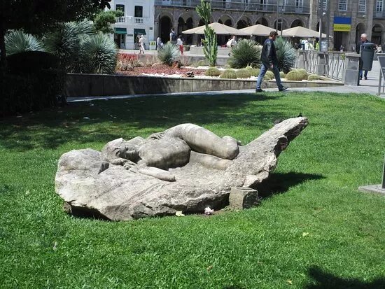 Monument to the women