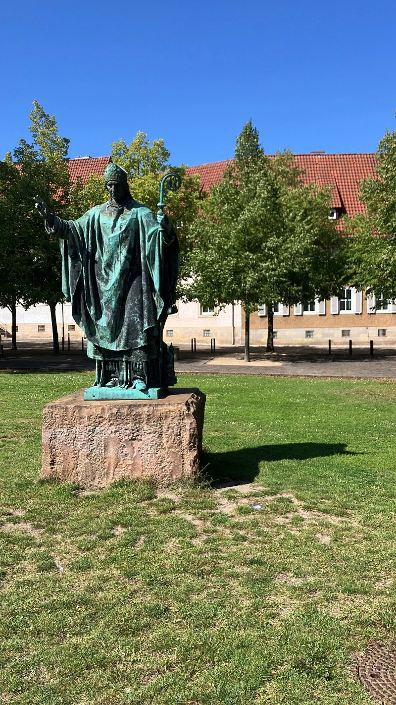 Bernward-denkmal