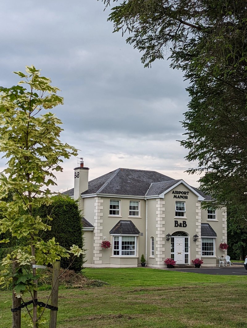 Airport Manor B&B
