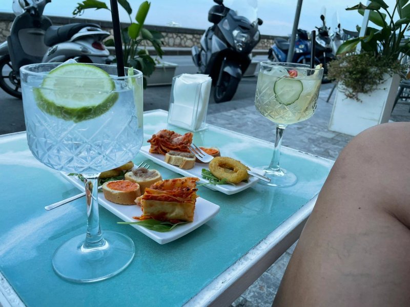 LAMURI Cocktails & Food