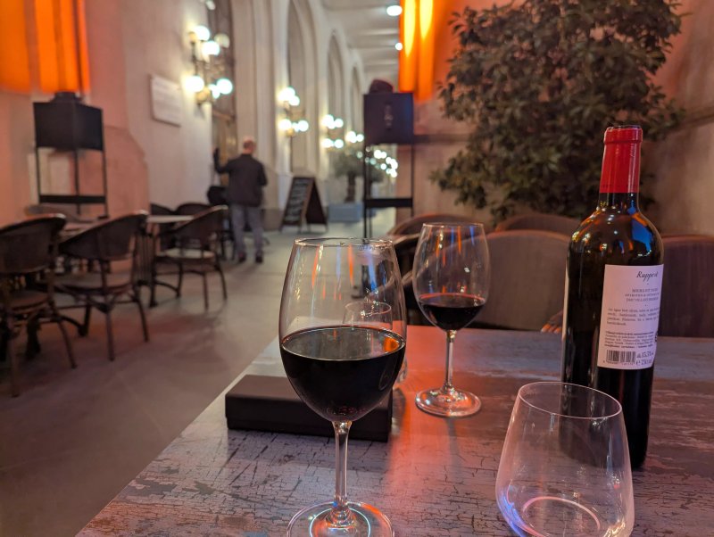 VigVarju Restaurant