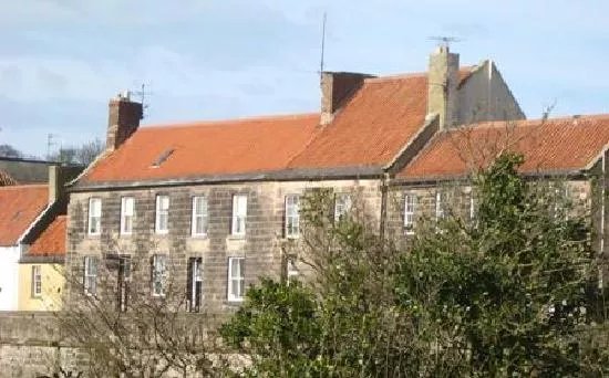 11 Quay Walls