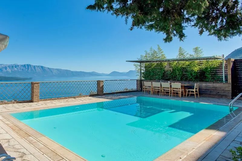 3 bedroom/ 5 bathr Villa/ private pool/ breathtaking sea views/ 6mins from
