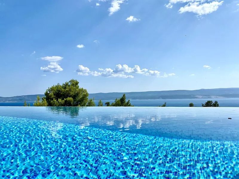 Exclusive location with privacy and amazing panoramic view