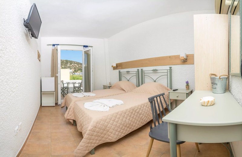 Syros Inn