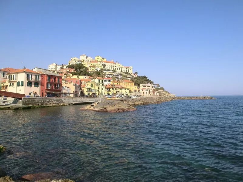 Apartment with large terrace and parking space (Code CITRA: 008031-LT-0416)